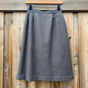 100% Wool Vintage Union Made Elegant Black & White Houndstooth A-Line Skirt